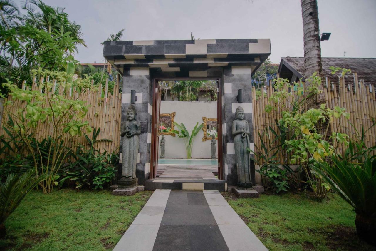 The Secret Jungle Villas Seminyak Luaran gambar